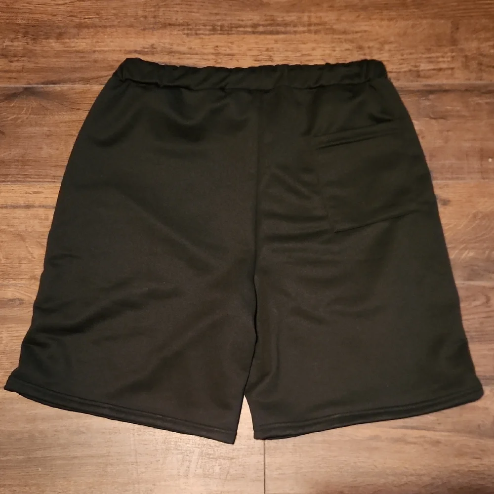 Men Looney Tunes Black Shorts with Bugs Bunny - Picture 3 of 3
